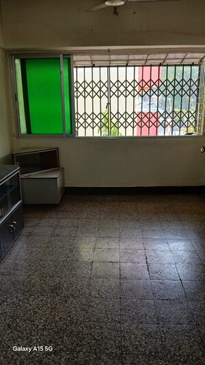 Furnished Amenities in 2 BHK Apartment at Jyoti Complex, Goregaon East – for Rent