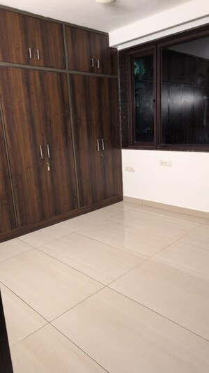 Room in 4 BHK Builder Floor at Greater Kailash ii – for Rent