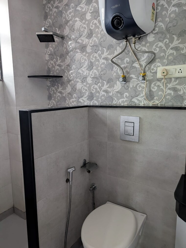 Bathroom, greater kailash ii 4 Bedroom 2700 Sq.Ft. Builder Floor In Greater Kailash ii Delhi 10052404