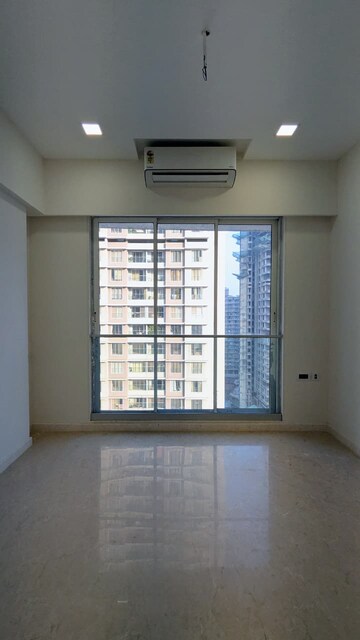 Room in 3 BHK Apartment at Sunteck City Avenue 1, Goregaon West – for Rent