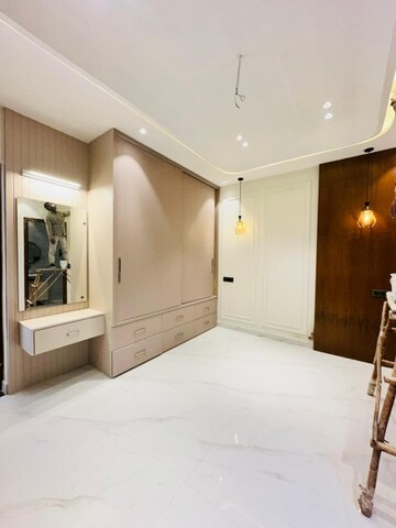 Room in 4 BHK Independent House at Sunny Enclave – for Sale