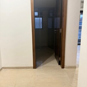 Room in 4 BHK Apartment at Sunteck Signia Pearl, G Block Bkc – for Rent