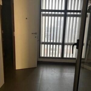 Room in 4 BHK Apartment at Sunteck Signia Pearl, G Block Bkc – for Rent