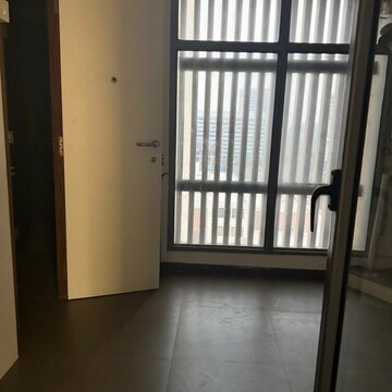 Room in 4 BHK Apartment at Sunteck Signia Pearl, G Block Bkc – for Rent