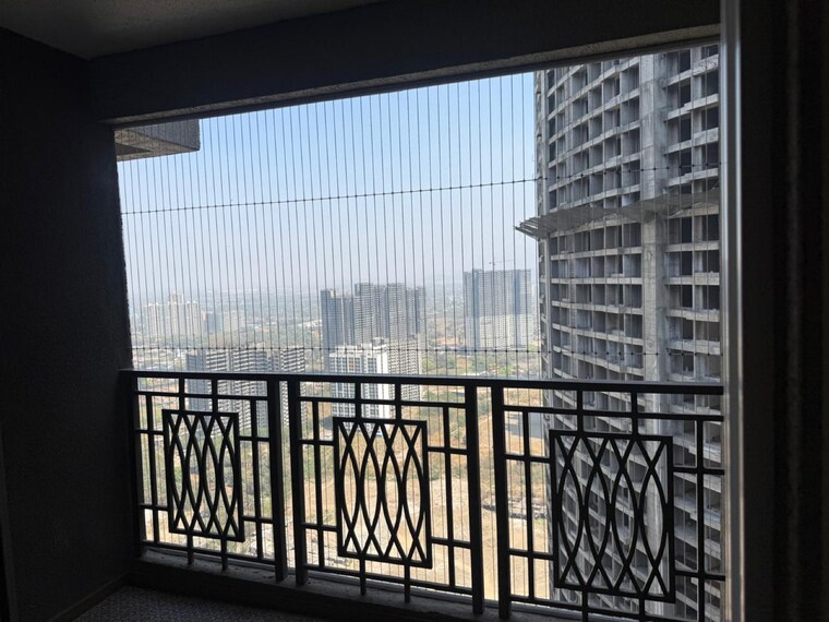 Balcony, paradise-sai-world-empire 3 Bedroom 1178 Sq.Ft. Apartment In Rohinjan Navi Mumbai 10053229