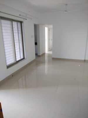 Room in 3 BHK Apartment at Nirman Adi, Kalyani Nagar – for Sale