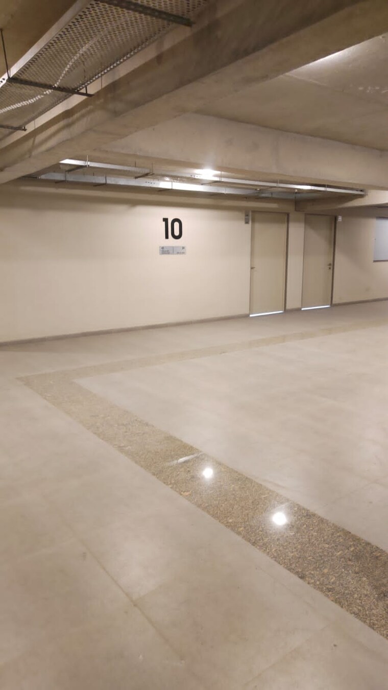 Room, shyamal Commercial Office Space 500 Sq.Ft. In Shyamal Ahmedabad 10052631