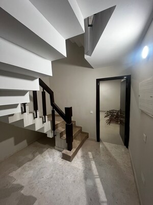 Staircase in 4 BHK Villa at Vipul Tatvam Villas, Sector 48 – for Rent