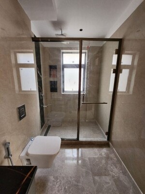 Building Lobby in 6 BHK Villa at Sukhdev Vihar – for Sale