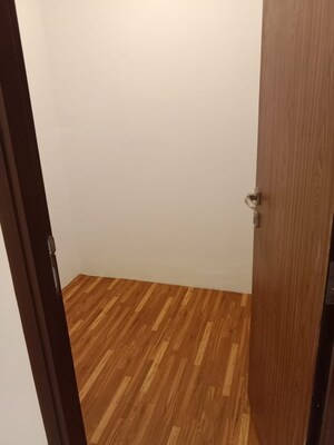 Room in 3 BHK Apartment at Aashray CHS Goregaon East, Goregaon East – for Sale