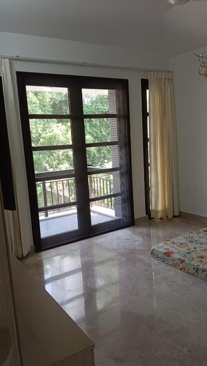 Room in 3 BHK Villa at Vipul Tatvam Villas, Sector 48 – for Rent