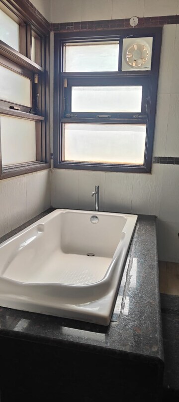 Furnished Amenities in 4 BHK Villa at Vipul Tatvam Villas, Sector 48 – for Rent