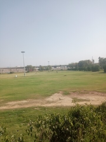  Plot For Sale in BPTP Amstoria, Sector 102