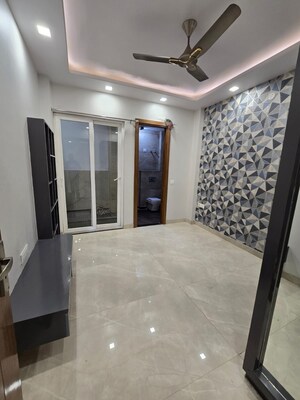 Room in 3 BHK Builder Floor at Vaishali Sector 5 – for Sale