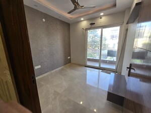 Room in 3 BHK Builder Floor at Vaishali Sector 5 – for Sale