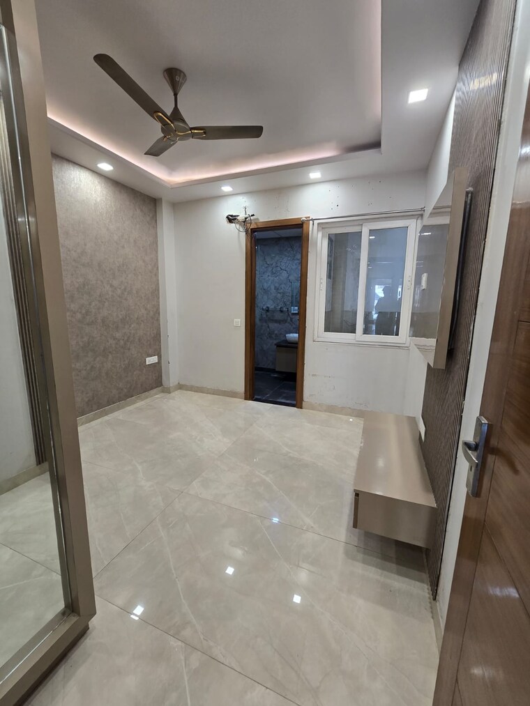 Room, vaishali sector 5 3 Bedroom 128 Sq.Mt. Builder Floor In Vaishali Sector 5 Ghaziabad 10052987