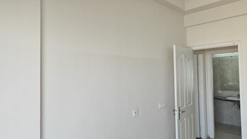 Room in 3 BHK Apartment at Ireo The Corridors, Sector 67a – for Rent