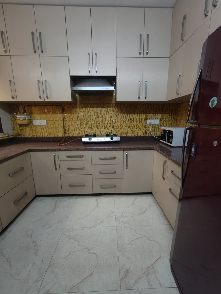 Kitchen, shivalik colony 2 Bedroom 1800 Sq.Ft. Builder Floor In Shivalik Colony Delhi 10052901