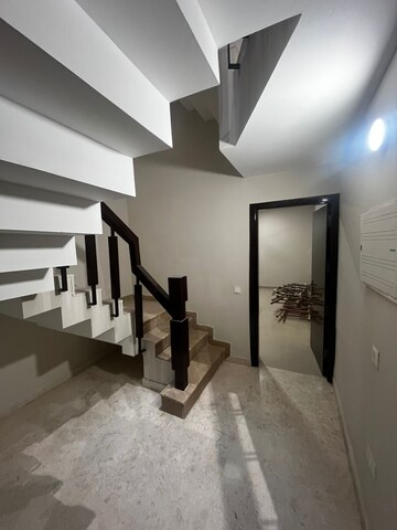 Staircase in 5 BHK Villa at Vipul Tatvam Villas, Sector 48 – for Rent