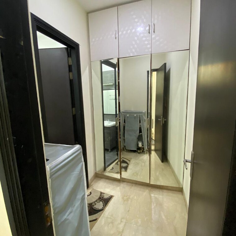 Bathroom, sushant lok i 3.5 Bedroom 300 Sq.Yd. Builder Floor In Sushant Lok I Gurgaon 10052979