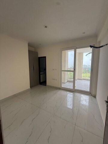 Room in 3 BHK Apartment at GHB Splande, Patiala Road – for Rent