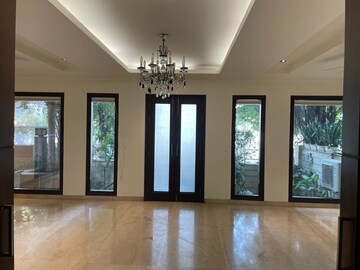 Room in 4 BHK Builder Floor at Panchsheel Park – for Rent