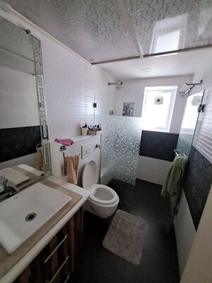 Team Area in 3 BHK Apartment at Venus Apartments Cuffe Parade, Cuffe Parade – for Rent