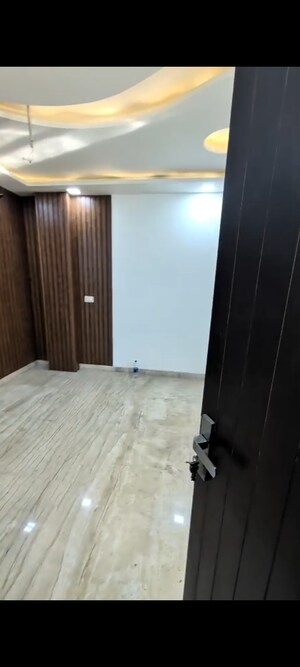 Room in 3 BHK Builder Floor at Pitampura – for Sale