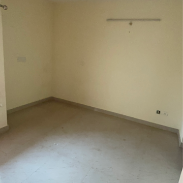 Room in 2 BHK Apartment at Greenwood Apartment, Gomti Nagar – for Rent