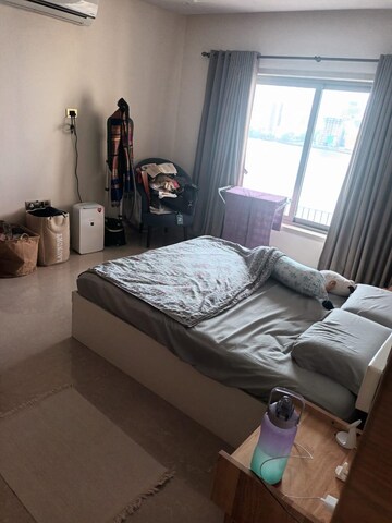 Bedroom in 3 BHK Apartment at Maker Tower, Cuffe Parade – for Rent