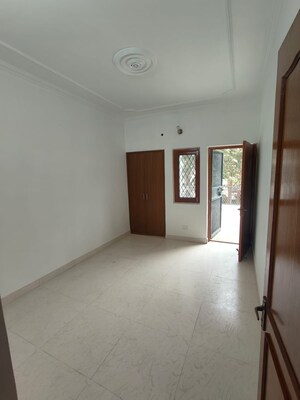 Room in 3 BHK Builder Floor at Saket – for Sale