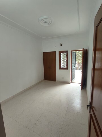 Room in 3 BHK Builder Floor at Saket – for Sale