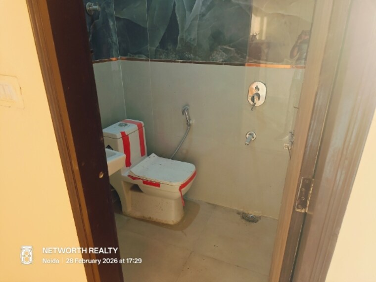 undefined, sector 73 2 Bedroom 960 Sq.Ft. Builder Floor In Sector 73 Noida 10053102