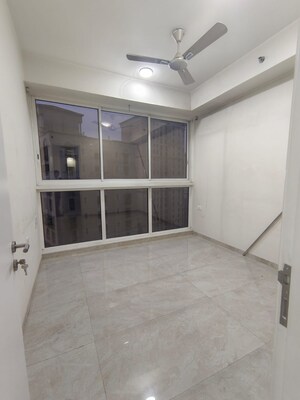Room in 2 BHK Apartment at Kalpataru Immensa, Kolshet Road – for Rent