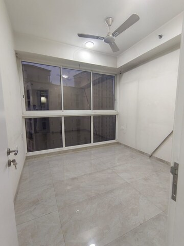 Room in 2 BHK Apartment at Kalpataru Immensa, Kolshet Road – for Rent