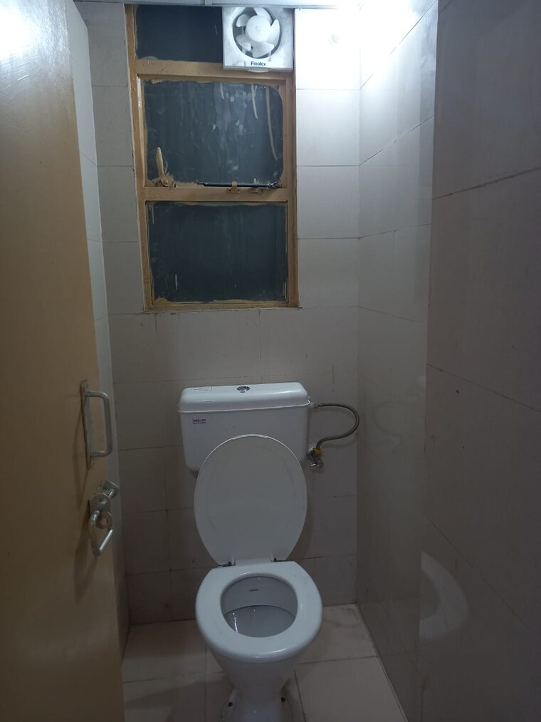 Bathroom, cosmos-executive 2 Bedroom 1100 Sq.Ft. Apartment In Sector 3 Gurgaon 10053107
