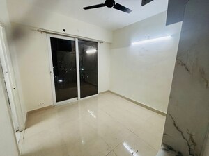 Room in 2 BHK Apartment at Signature The Millennia 3, Sector 37d – for Rent