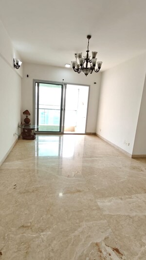 Room in 4 BHK Apartment at Kanakia Levels, Malad East – for Rent