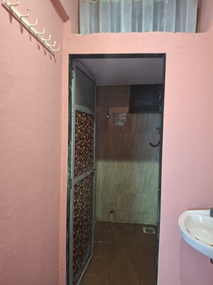 Bedroom in 1 BHK Apartment at Jogeshwari East – for Rent