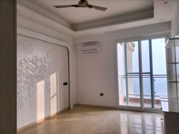 Room in 3 BHK Apartment at Mahagun Mezzaria, Sector 78 – for Rent