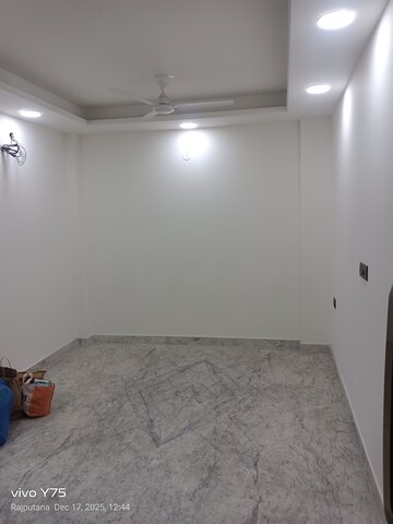 Room in 3 BHK Builder Floor at Govindpuri – for Sale