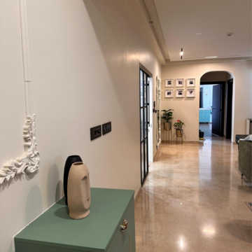 Building Lobby in 3.5 BHK Apartment at Prestige Misty Waters, Coffee Board Layout – for Rent