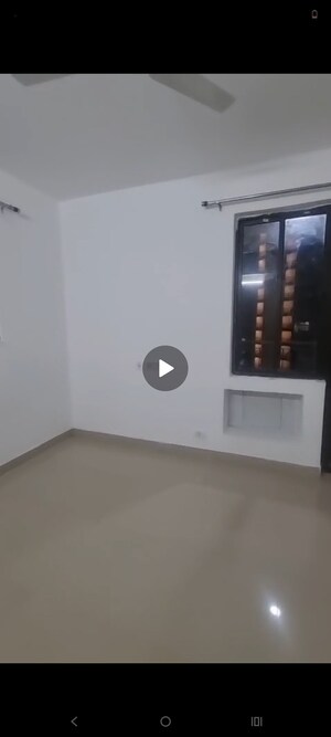 Room in 3 BHK Builder Floor at RG Luxury Homes Phase II, Sector 16b Greater Noida – for Rent