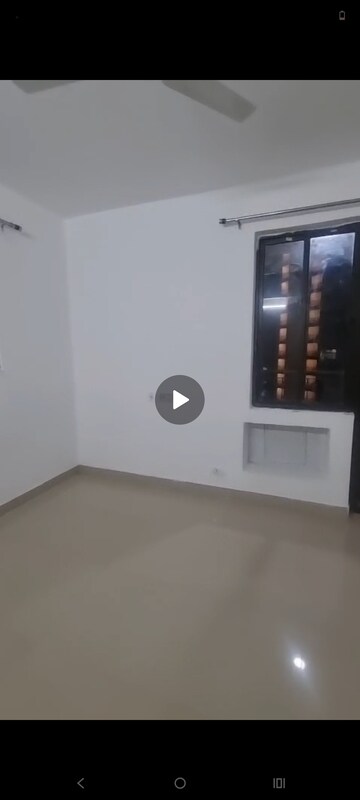 Room in 3 BHK Builder Floor at RG Luxury Homes Phase II, Sector 16b Greater Noida – for Rent