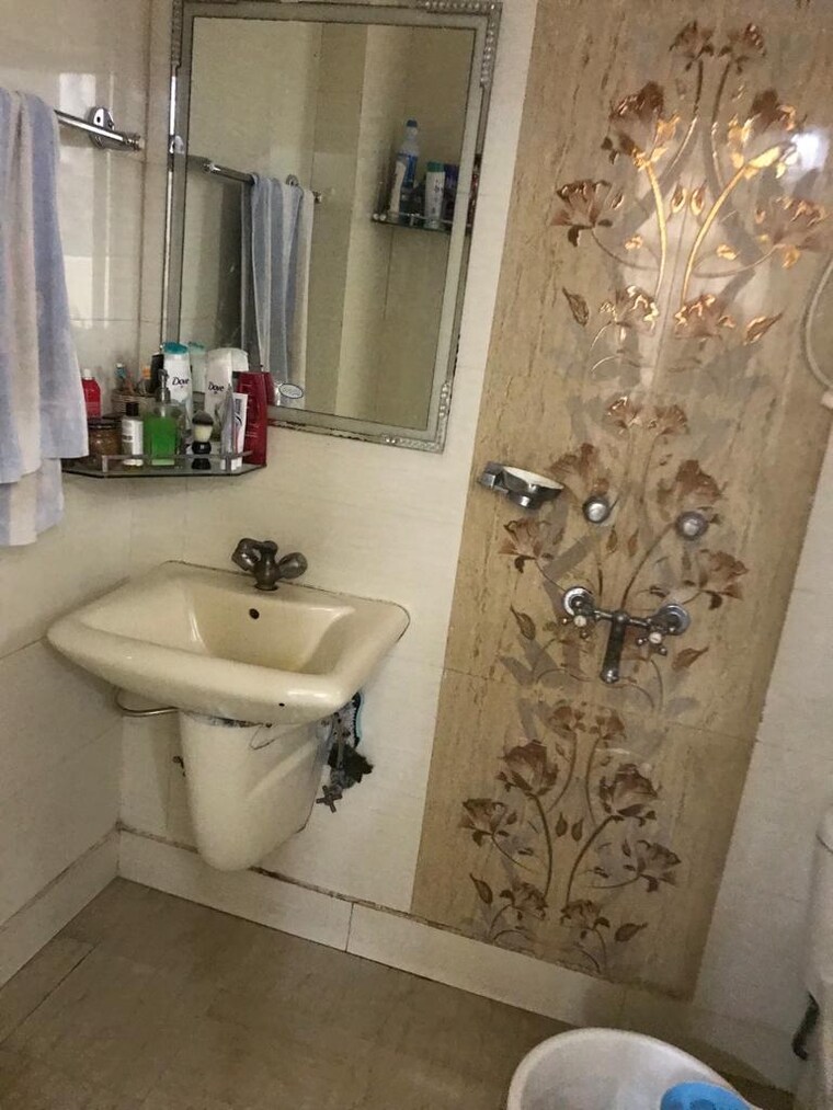 Bathroom, dwarka 2 Bedroom 1100 Sq.Ft. Apartment In Dwarka Delhi 10053233