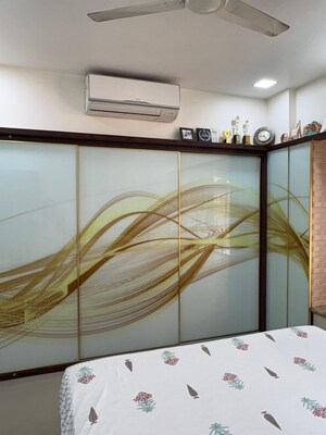 Furnished Amenities in 2 BHK Apartment at Vartak Nagar – for Rent