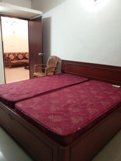 3 BHK + Pooja Room Apartment For Rent in Arun Vihar Sector 37