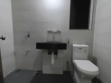 Master Bedroom in 2 BHK Apartment at Kalpataru Paramount, Kapur Bawdi – for Sale