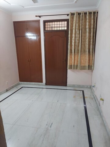 Room in 3 BHK Apartment at Dwarka – for Rent