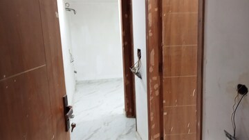 Building Lobby in 2 BHK Builder Floor at Mahavir Enclave 1 – for Sale